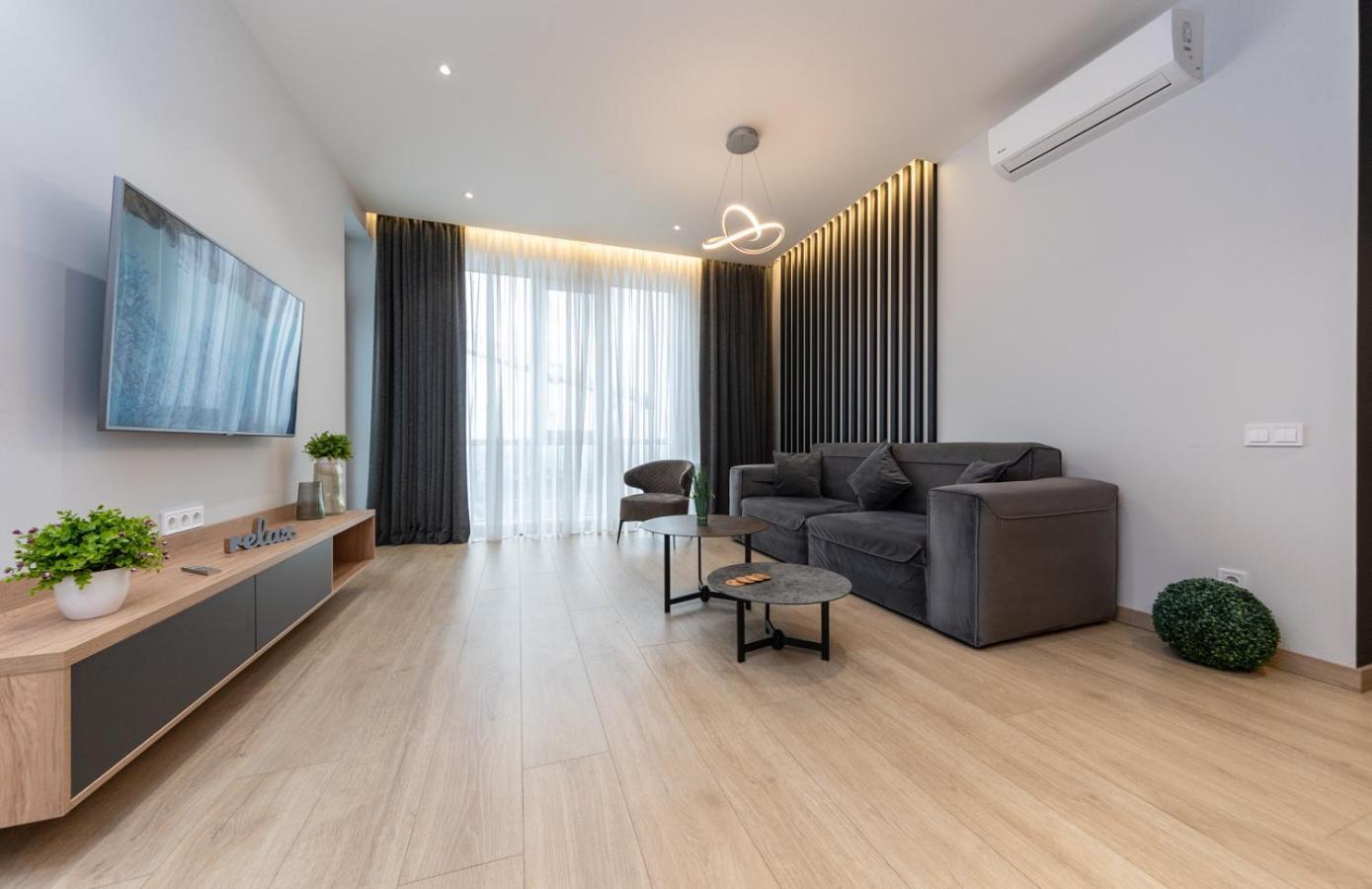 Royal Tower Residence Big Vip Apartment In Center Floor 27 Kiev Exterior foto