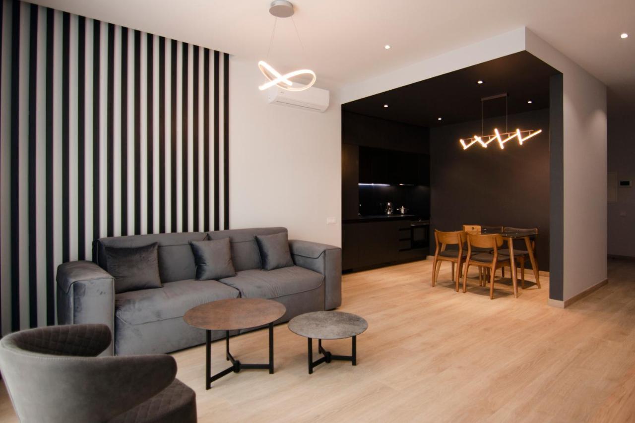 Royal Tower Residence Big Vip Apartment In Center Floor 27 Kiev Exterior foto